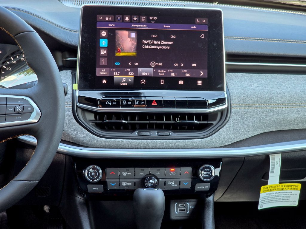 New 2026 Jeep Compass Latitude AWD/4WD image 30