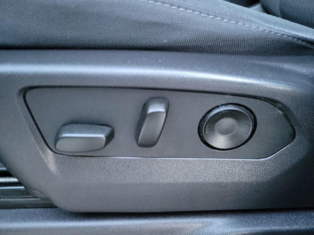 Used 2024 Chevrolet Silverado 1500 Custom image 20