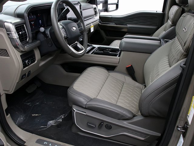 New 2026 Ford F450 Platinum w/ Platinum Plus Package image 13