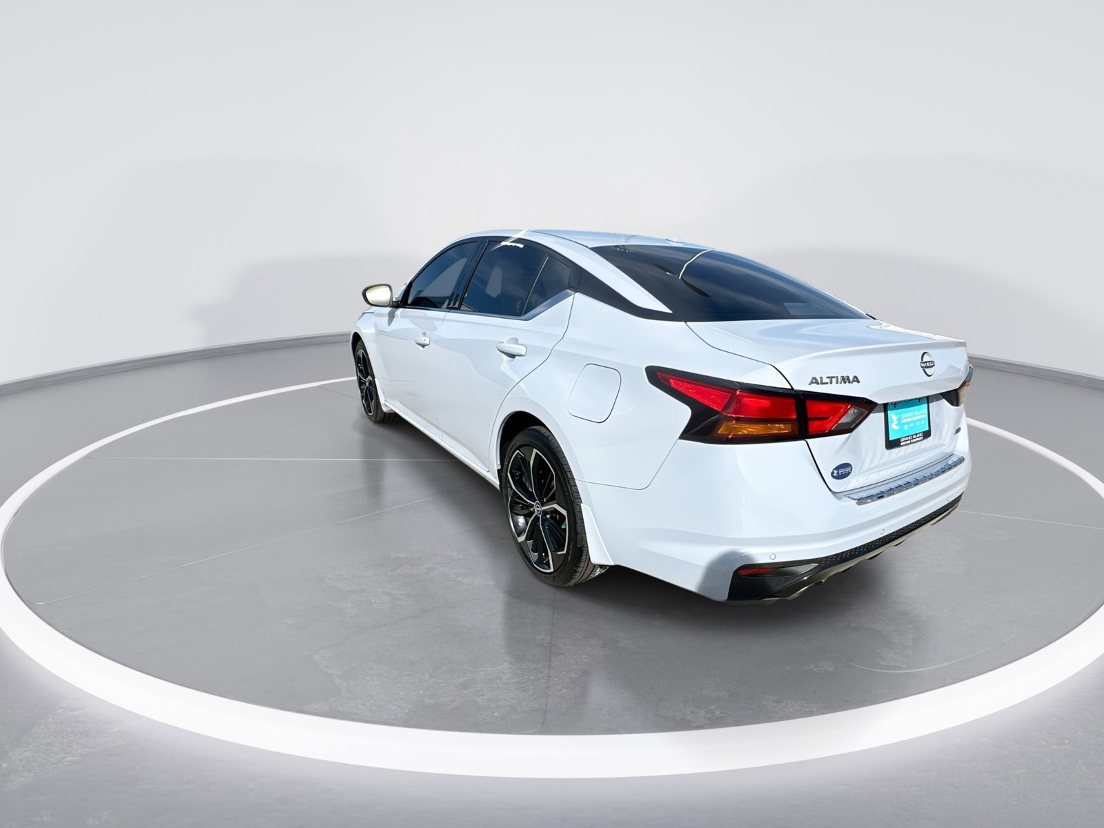 Used 2023 Nissan Altima 2.5 SR w/ SR Premium Package image 6