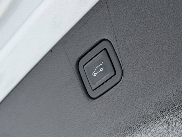 Certified 2022 Chevrolet Blazer RS w/ Enhanced Convenience Package image 27