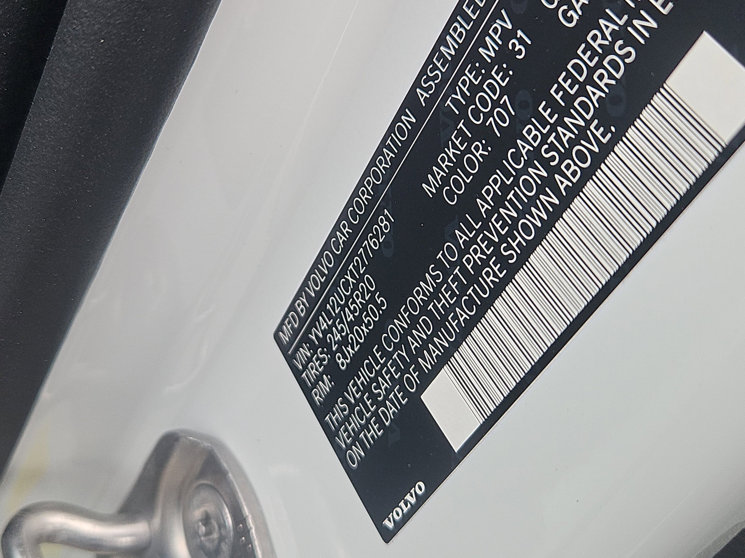 New 2026 Volvo XC40 B5 Plus w/ Climate Package AWD/4WD image 5