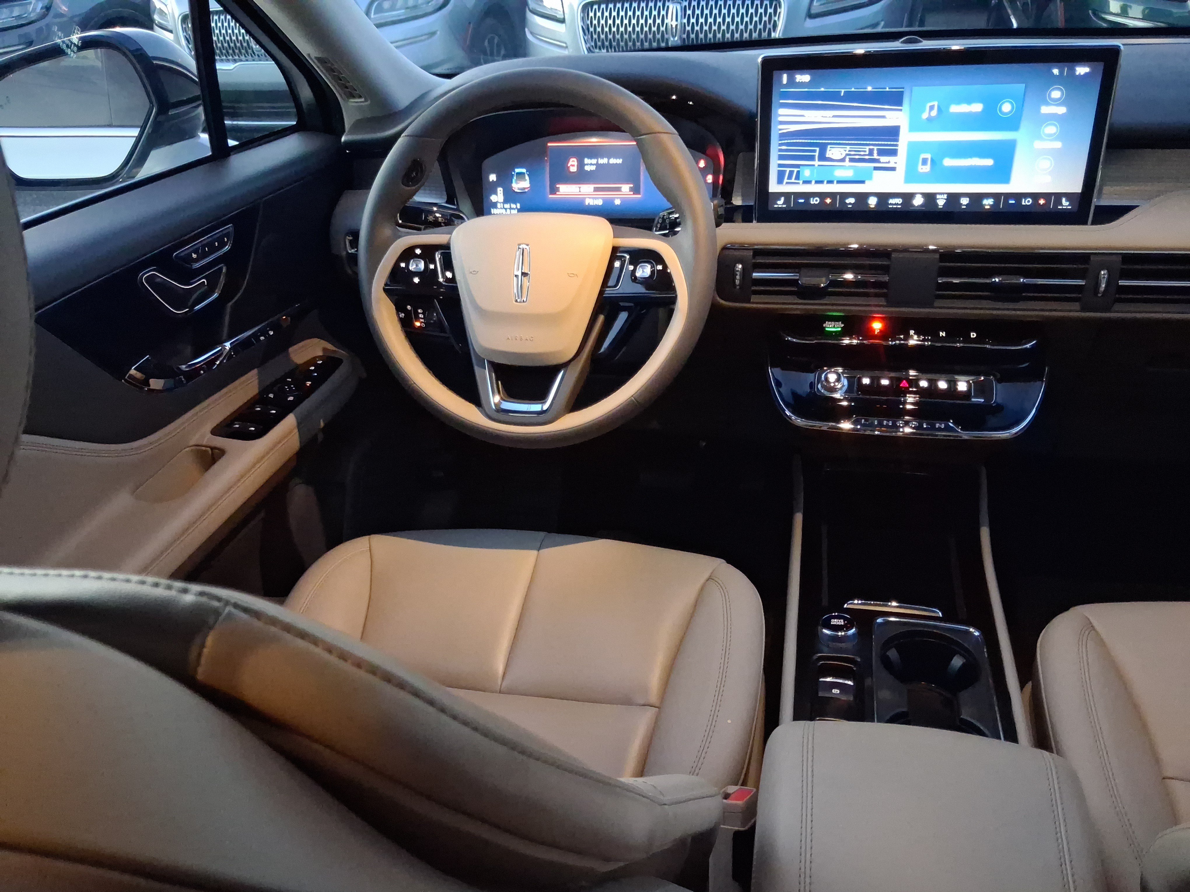 Certified 2024 Lincoln Corsair FWD image 8