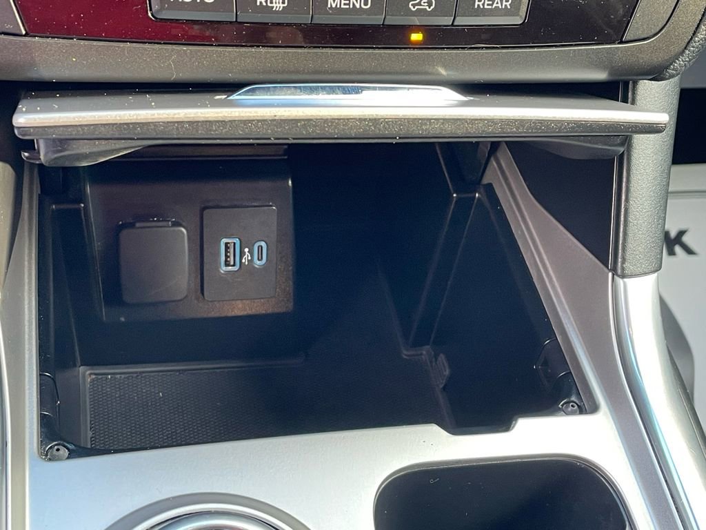 Used 2020 Ford Explorer XLT w/ Equipment Group 202A image 16