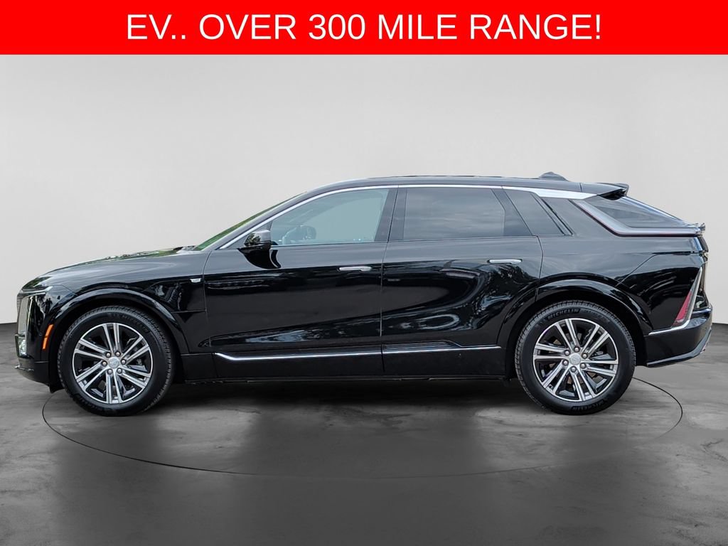 Used 2024 Cadillac Lyriq Luxury w/ LPO, Floor Liner Package AWD/4WD image 4