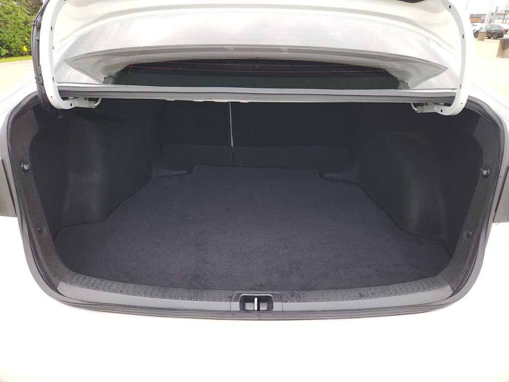 Used 2022 Toyota Corolla LE image 11