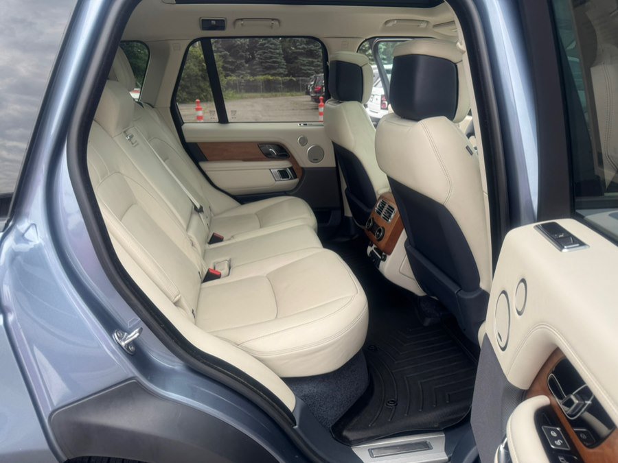 Used 2019 Land Rover Range Rover HSE AWD/4WD image 22