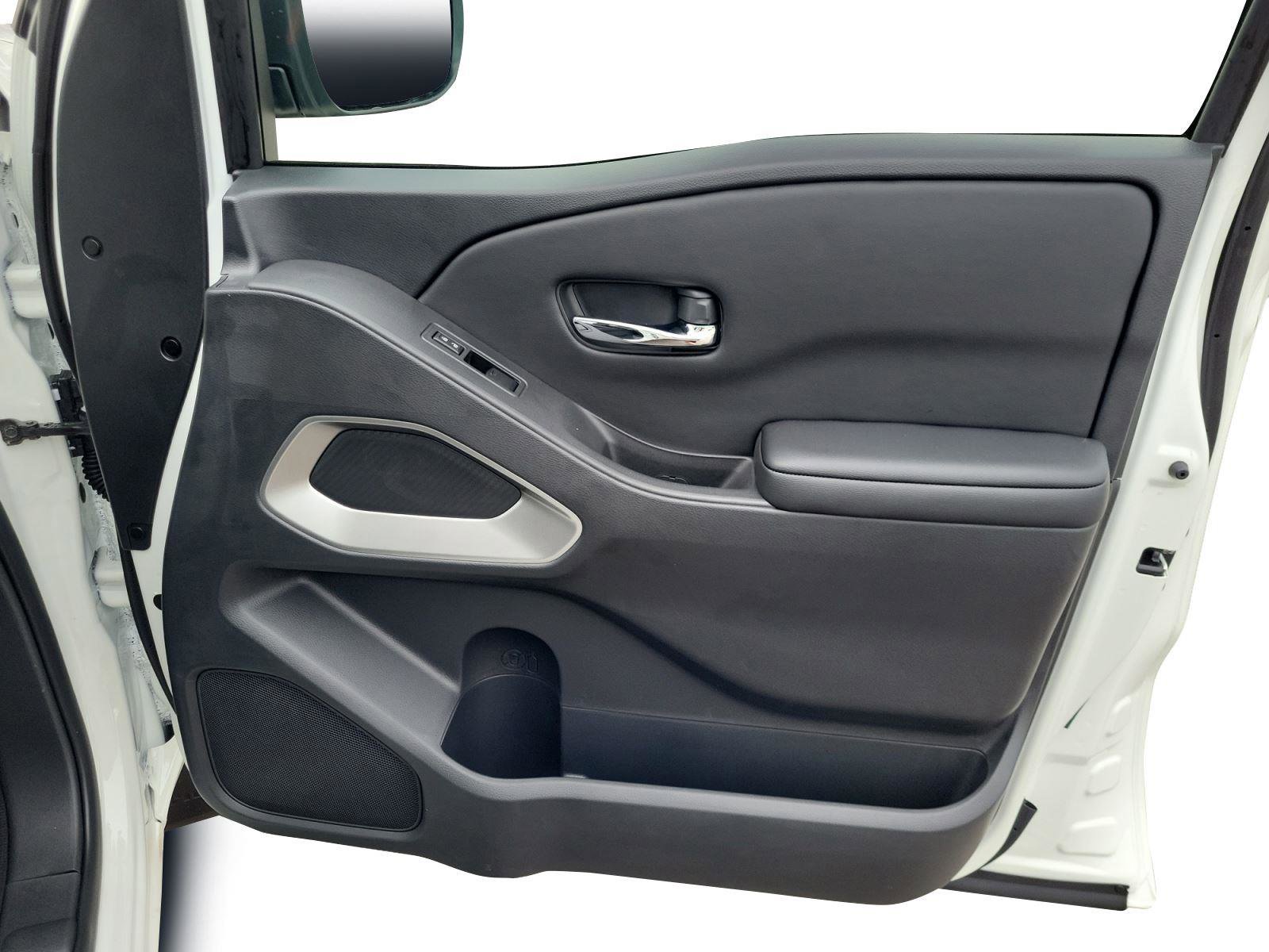 Used 2025 Nissan Frontier SV image 20