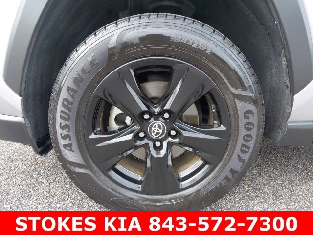 Used 2021 Toyota RAV4 XLE FWD image 11