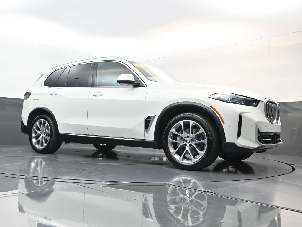 Used 2026 BMW X5 xDrive40i AWD/4WD image 25