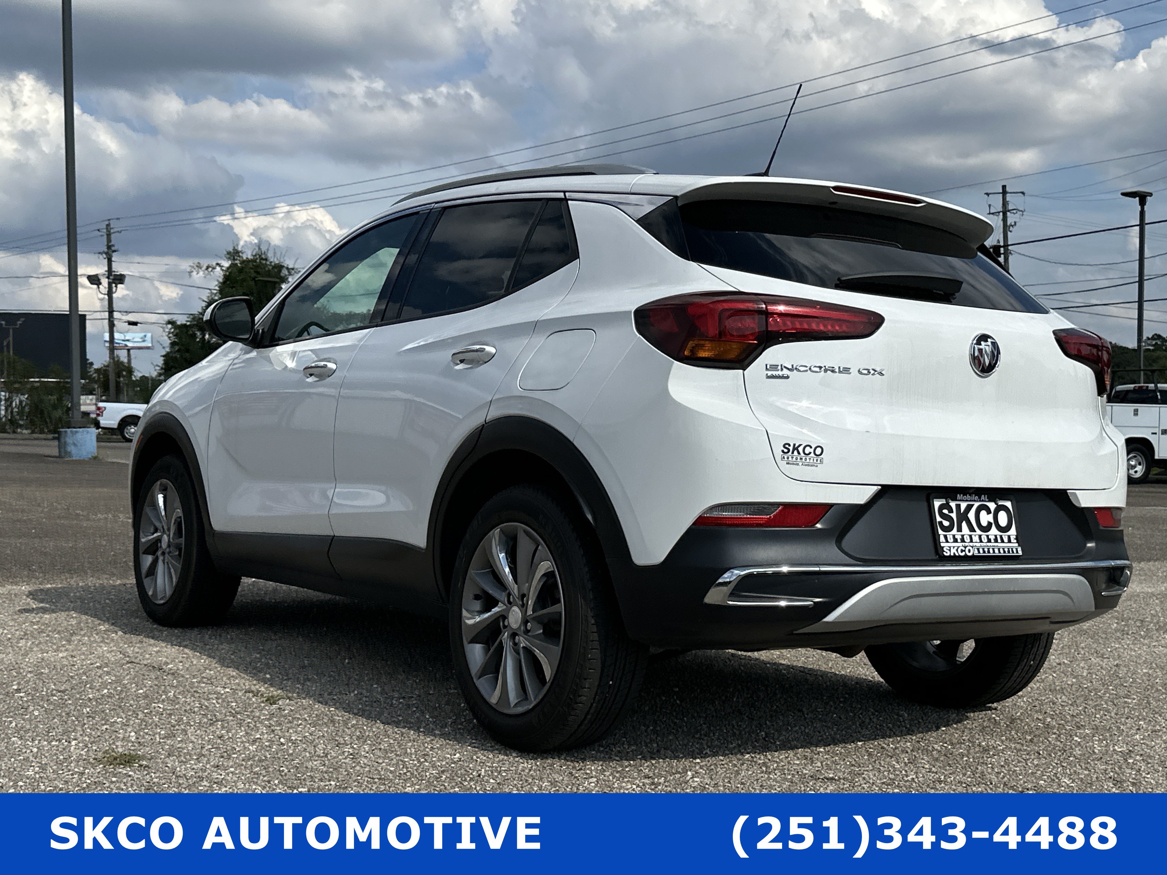Used 2021 Buick Encore GX Essence w/ Experience Buick Package AWD/4WD image 3