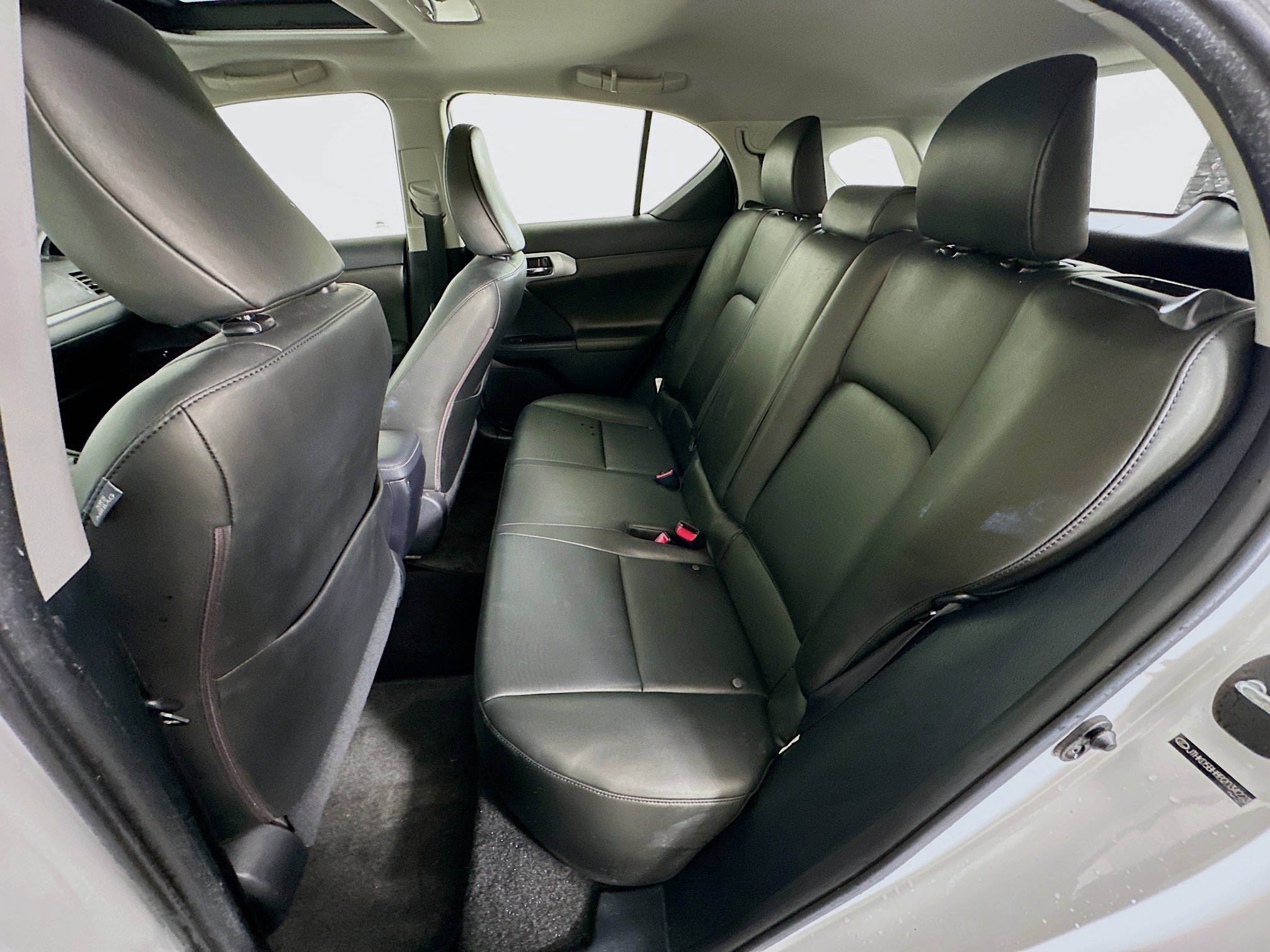 Used 2011 Lexus CT 200h image 29