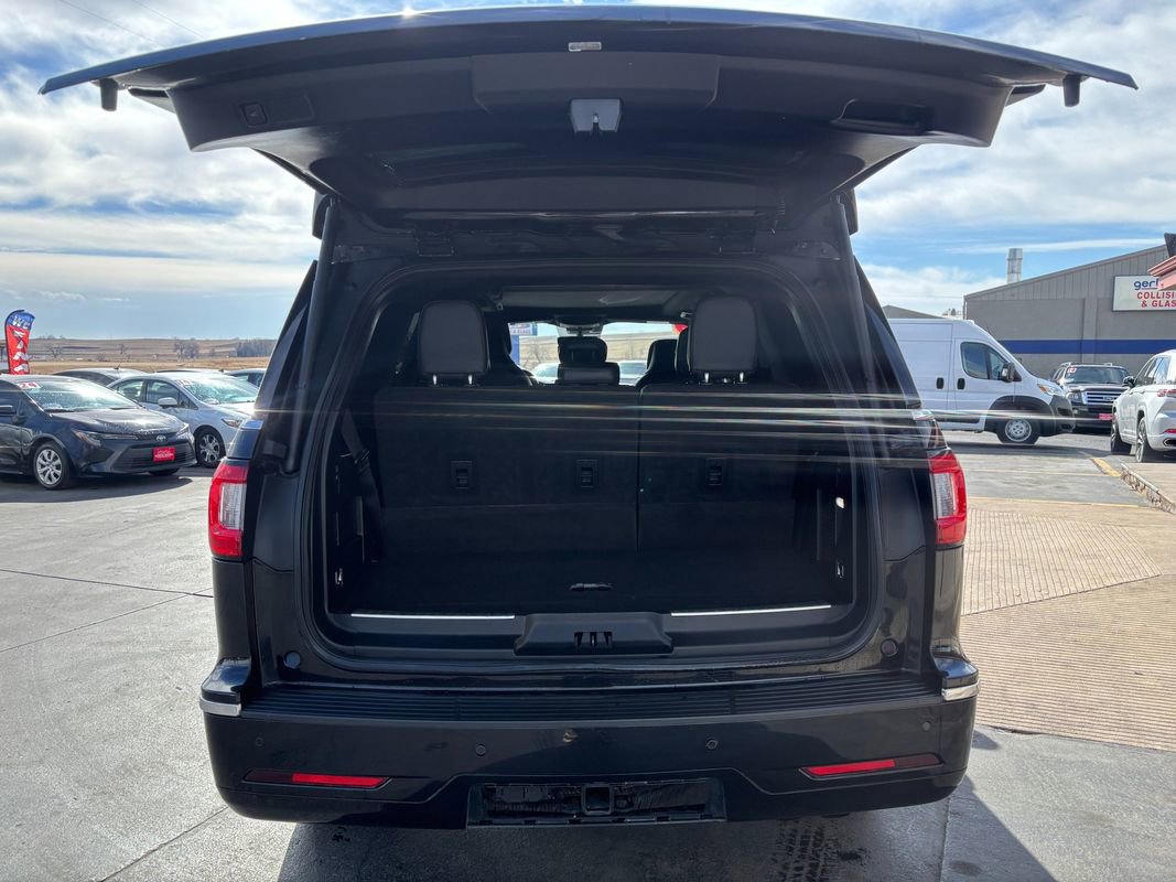 Used 2019 Lincoln Navigator Reserve image 4