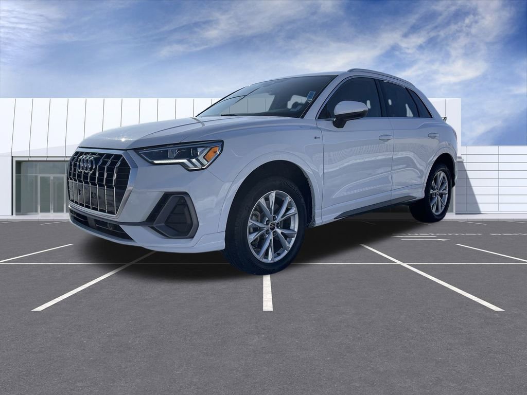 Used 2025 Audi Q3 2.0T Premium image 4
