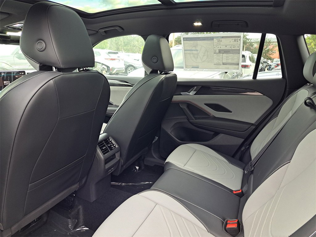 New 2026 Volkswagen Tiguan SE R-Line image 5