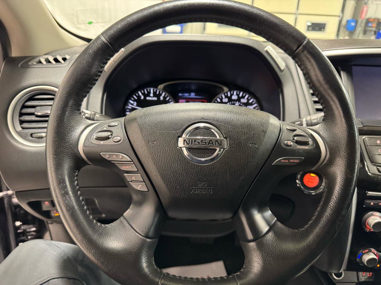 Used 2019 Nissan Pathfinder SV AWD/4WD image 25