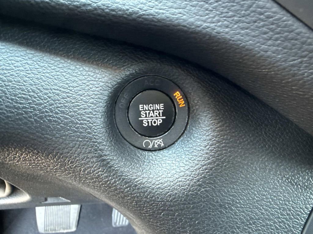 Used 2022 Jeep Cherokee Trailhawk w/ Sound & Nav Group image 28