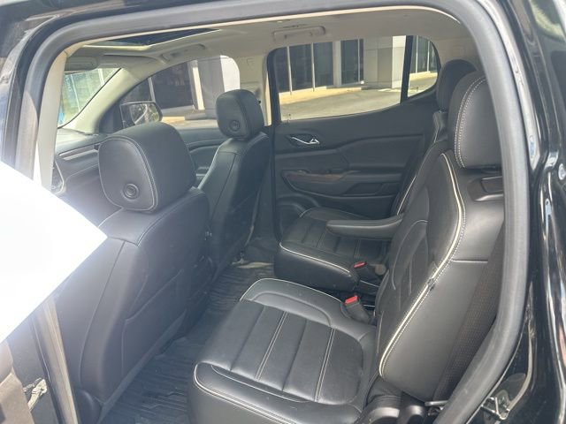Used 2023 GMC Acadia Denali w/ Black Diamond Edition image 9