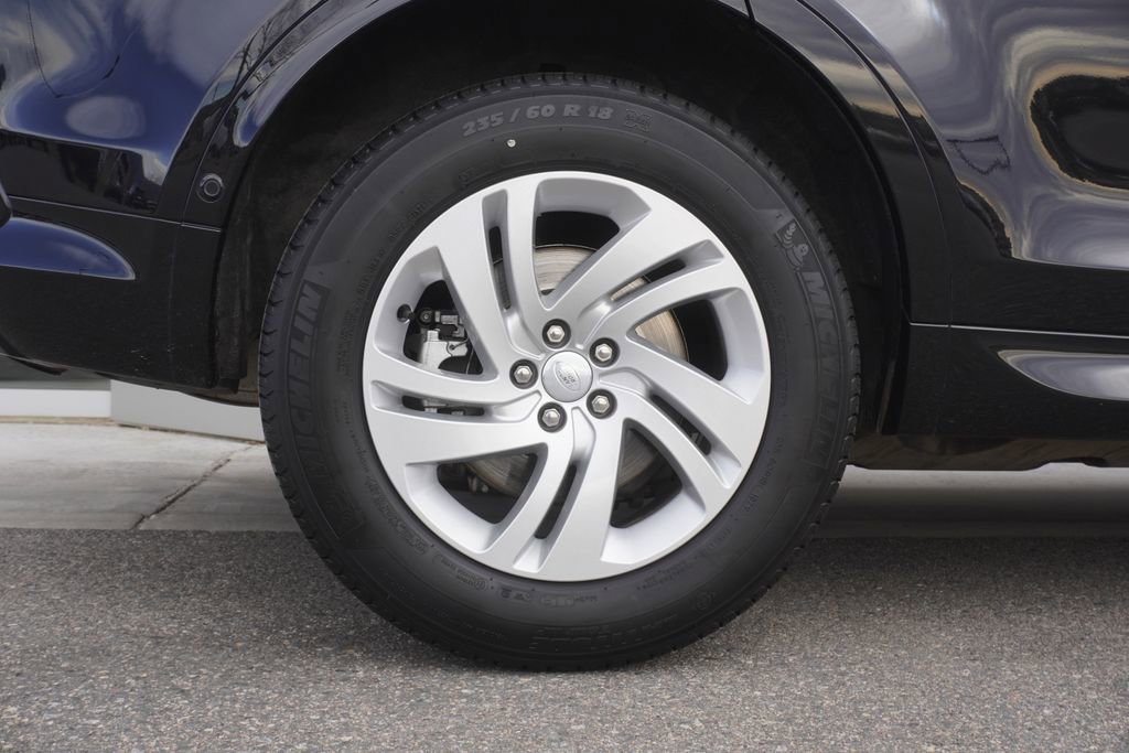 Used 2025 Land Rover Discovery Sport S image 34