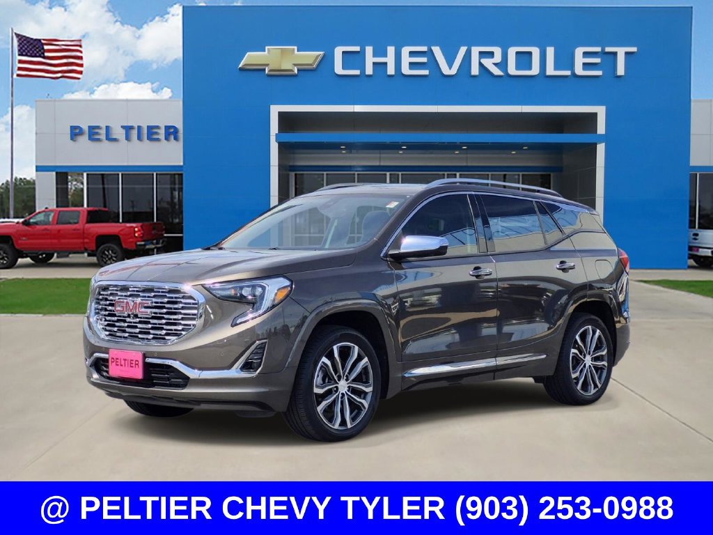 Used 2020 GMC Terrain Denali w/ Denali Premium Package AWD/4WD image 3