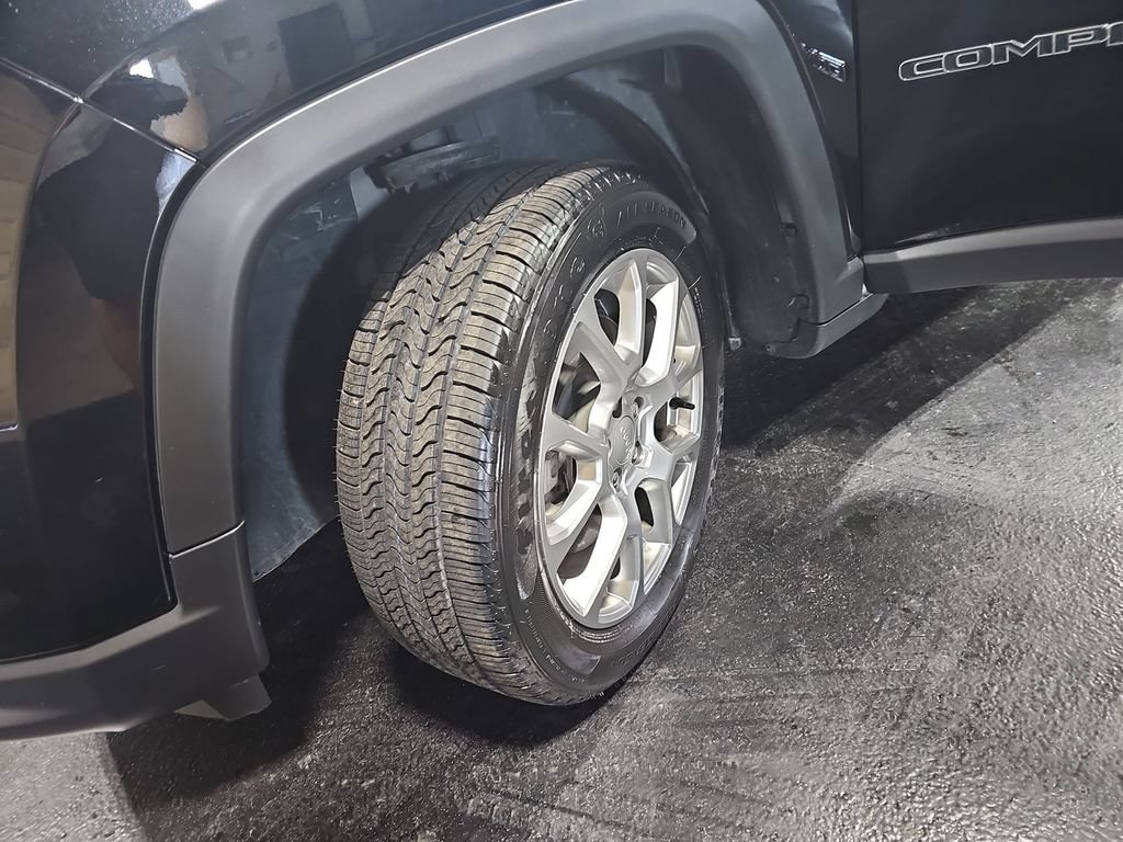 Used 2024 Jeep Compass Latitude AWD/4WD image 31