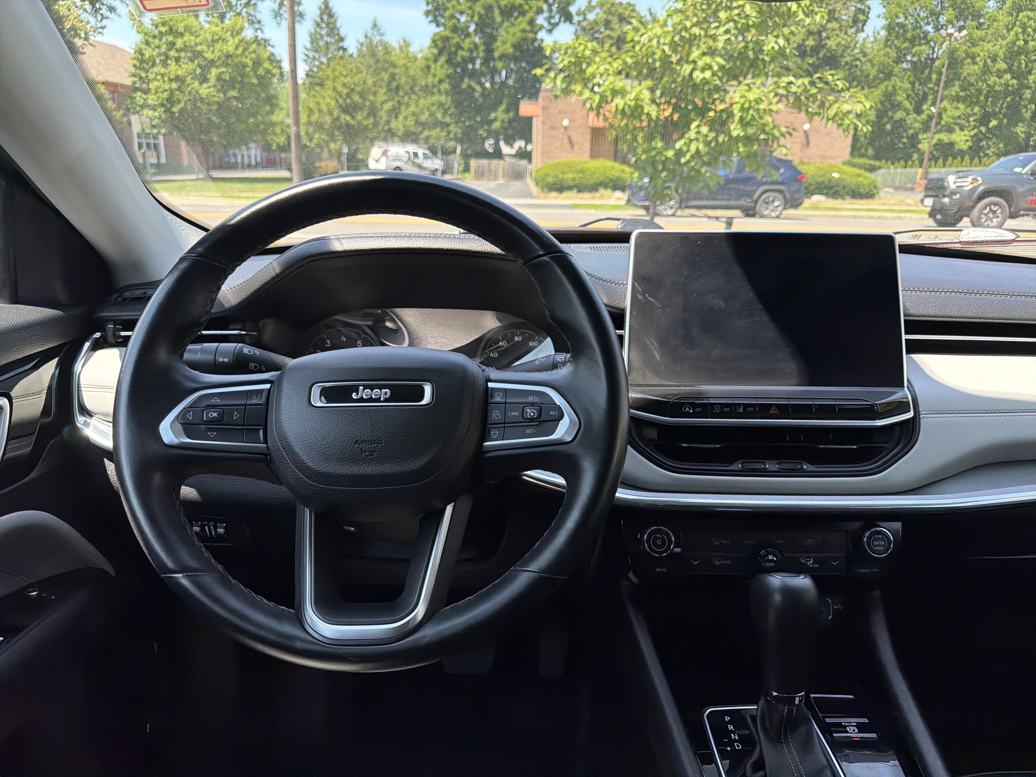 Used 2022 Jeep Compass Limited w/ Sun and Sound Group AWD/4WD image 13