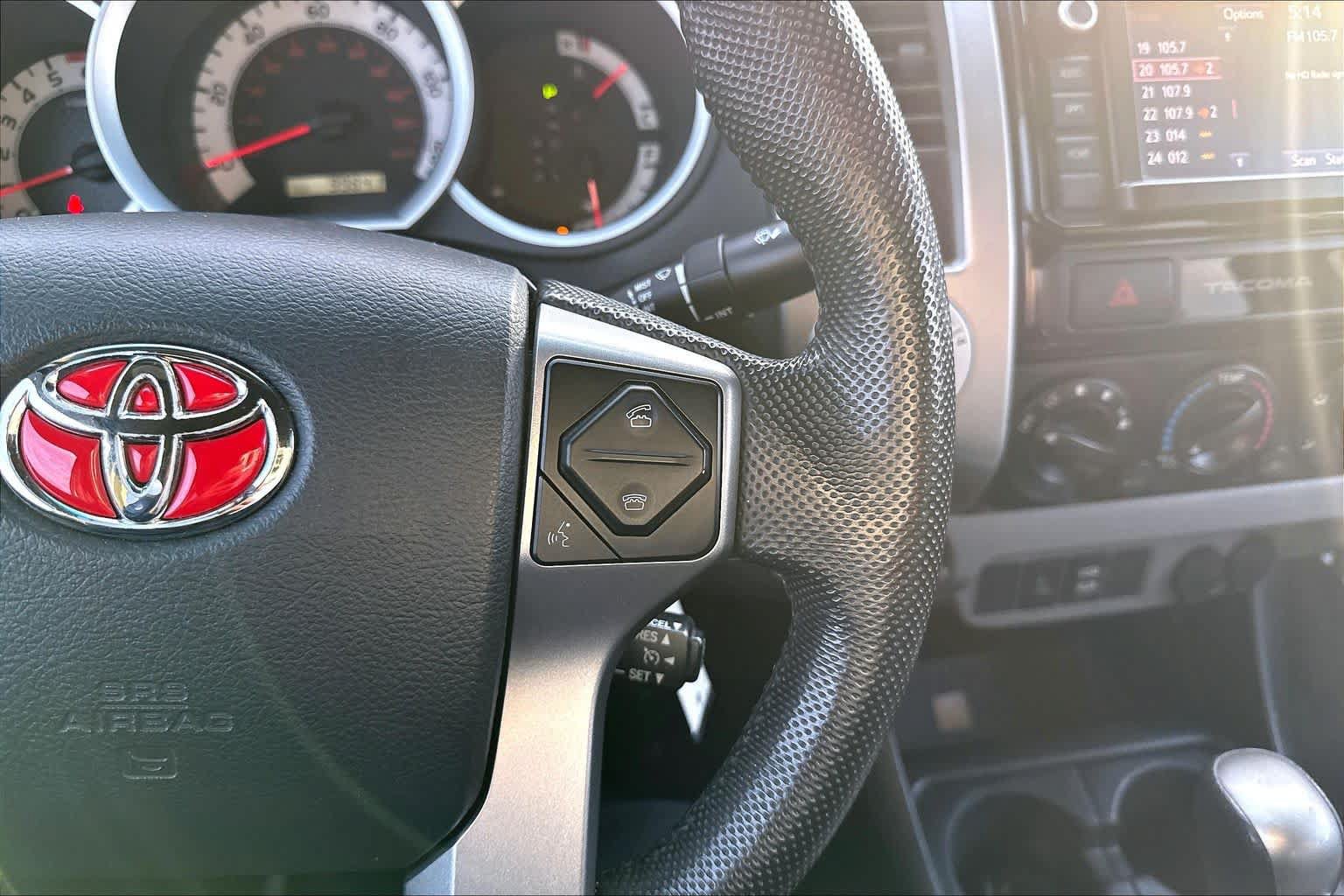 Used 2015 Toyota Tacoma 4x4 Double Cab w/ TRD Off-Road Package image 25