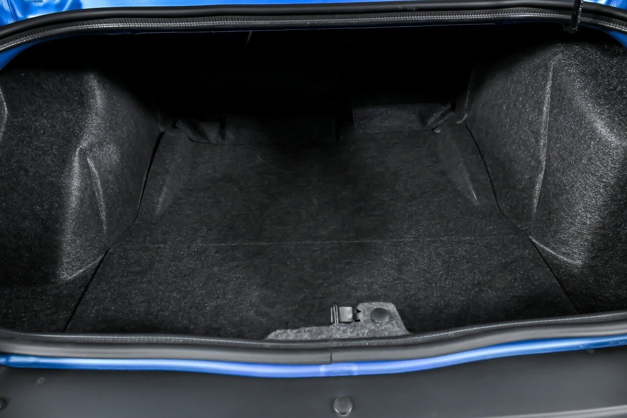 Used 2023 Dodge Challenger R/T w/ Performance Handling Group RWD image 16