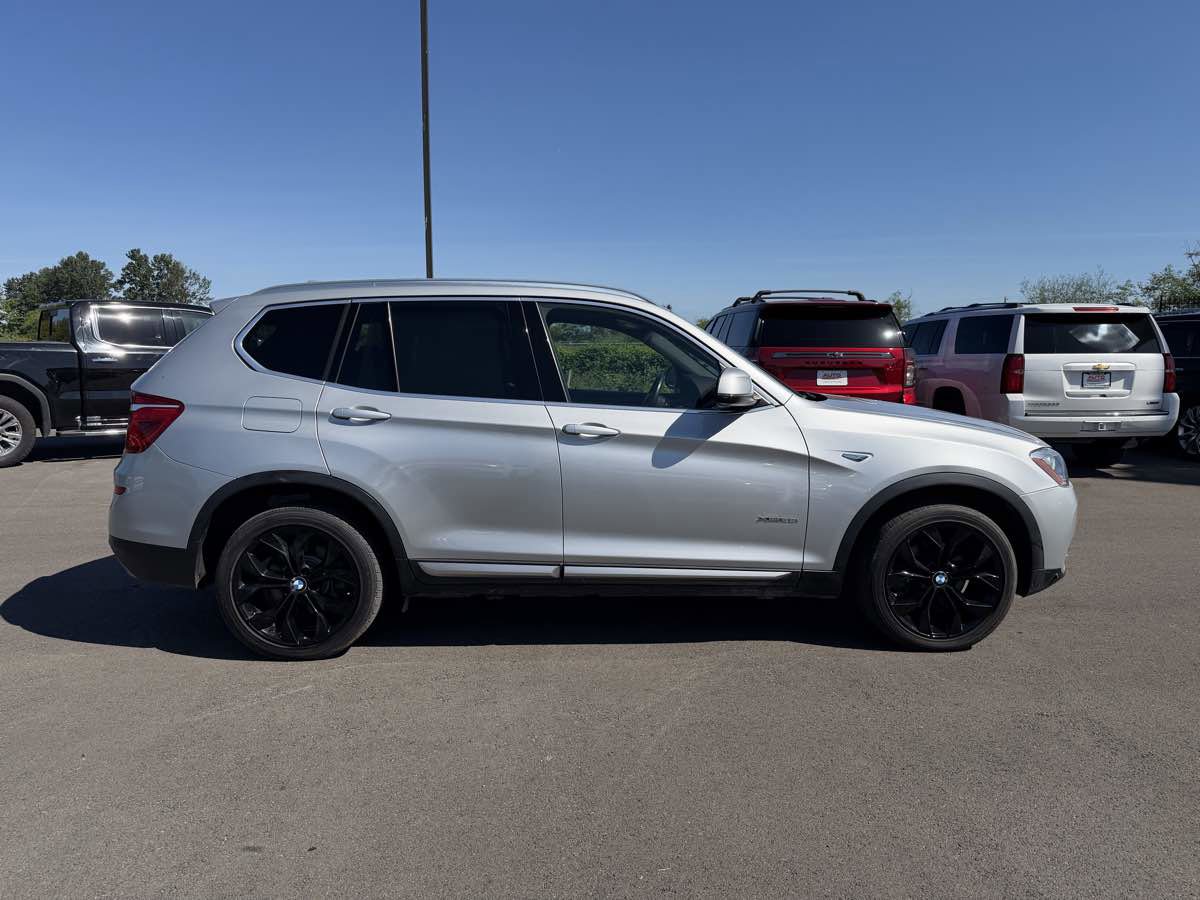 Used 2017 BMW X3 xDrive28i AWD/4WD image 9