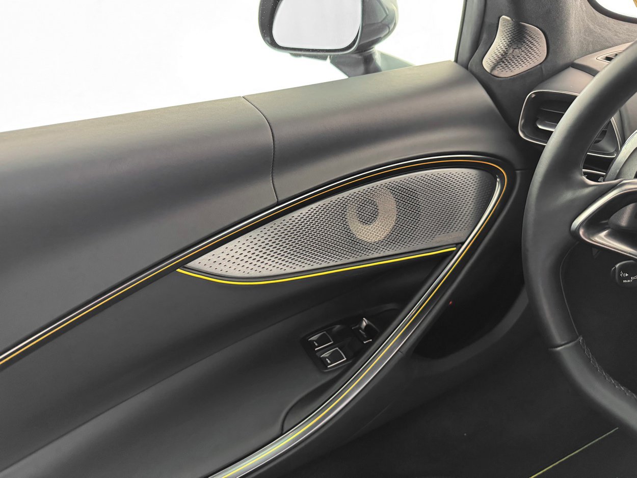 Used 2023 McLaren Artura image 23