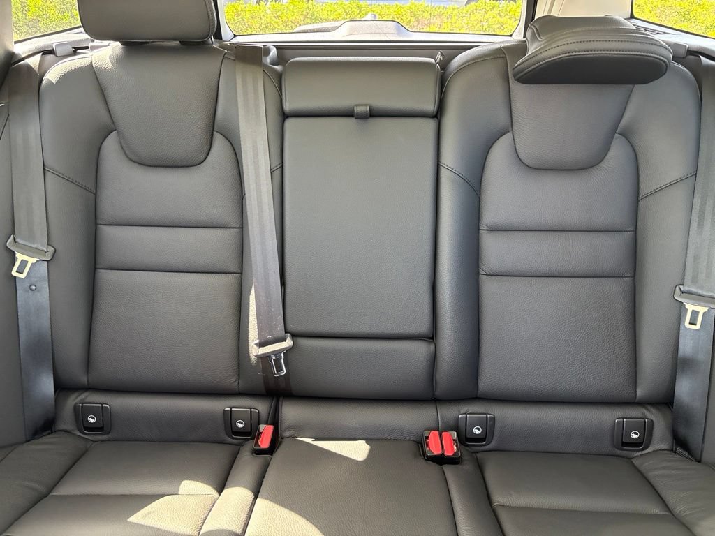 Certified 2024 Volvo V60 B5 Cross Country Plus w/ Protection Package Premier AWD/4WD image 29
