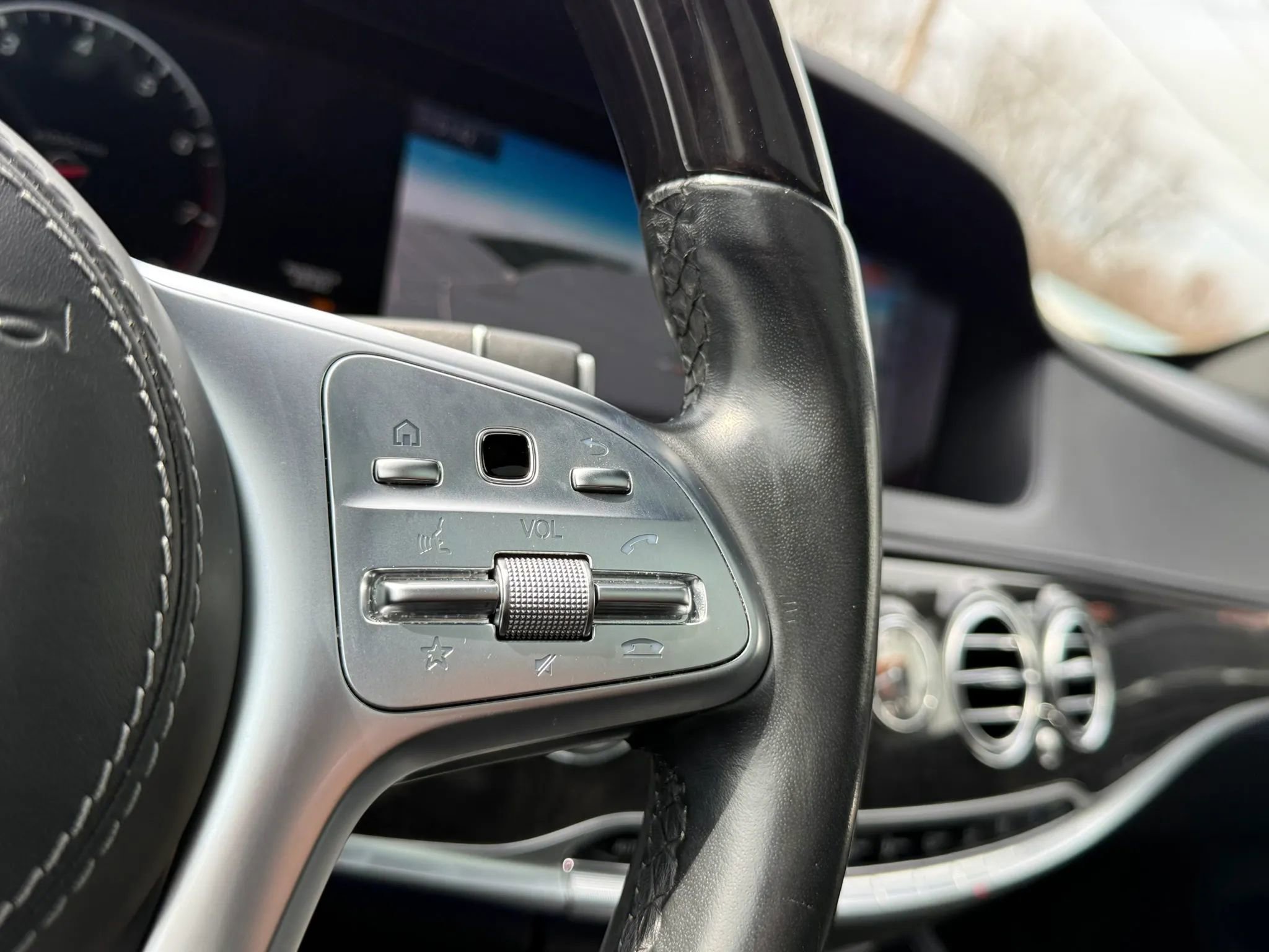 Used 2019 Mercedes-Benz S 560 4MATIC Sedan image 26