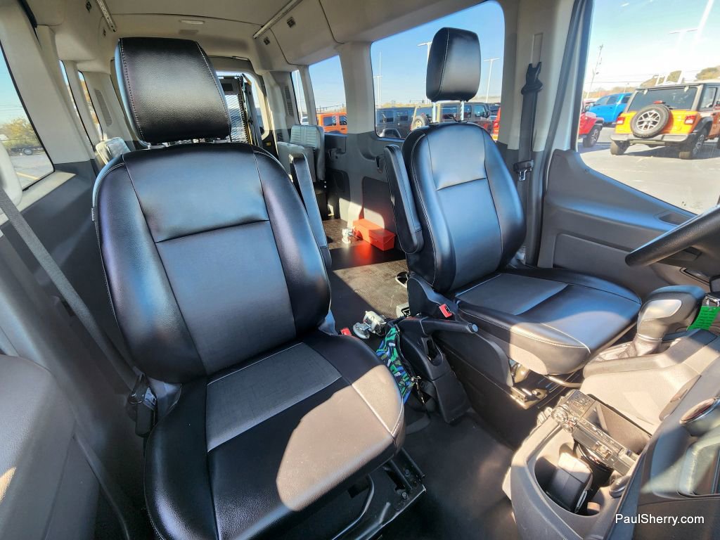 Used 2020 Ford Transit 350 XL image 4