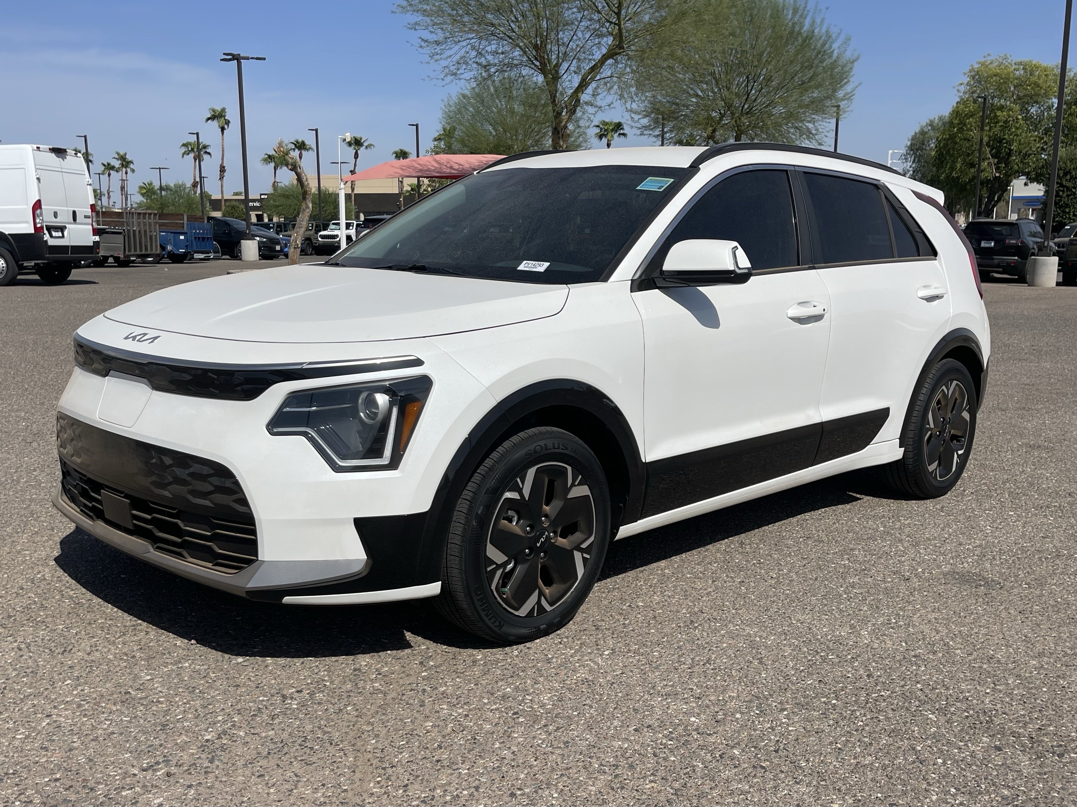 Certified 2023 Kia Niro Wind w/ Wind Preserve Package FWD image 2