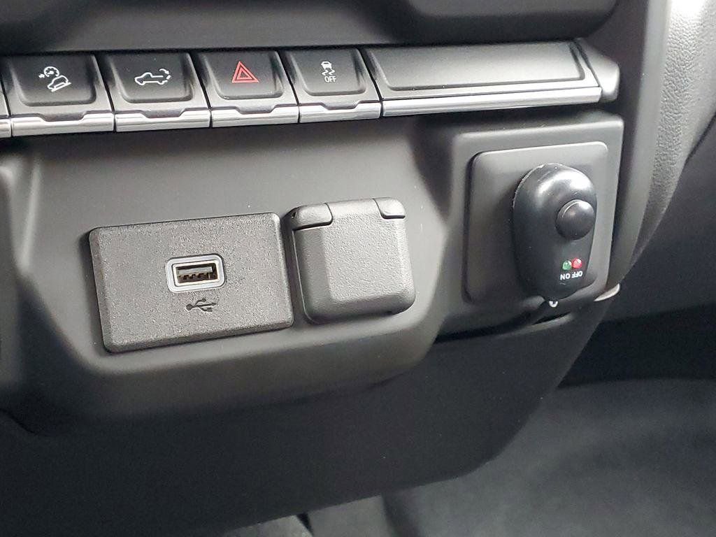 Used 2020 Chevrolet Silverado 1500 Custom Trail Boss w/ Custom Convenience Package image 18