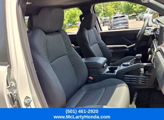 Used 2025 Toyota Tacoma SR5 AWD/4WD image 18