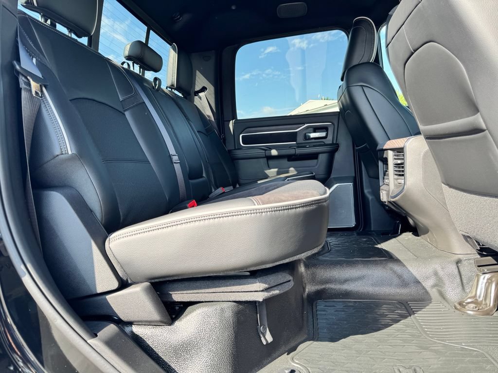 New 2026 RAM 4500 4x4 Crew Cab DRW w/ Laramie Trim Package image 13