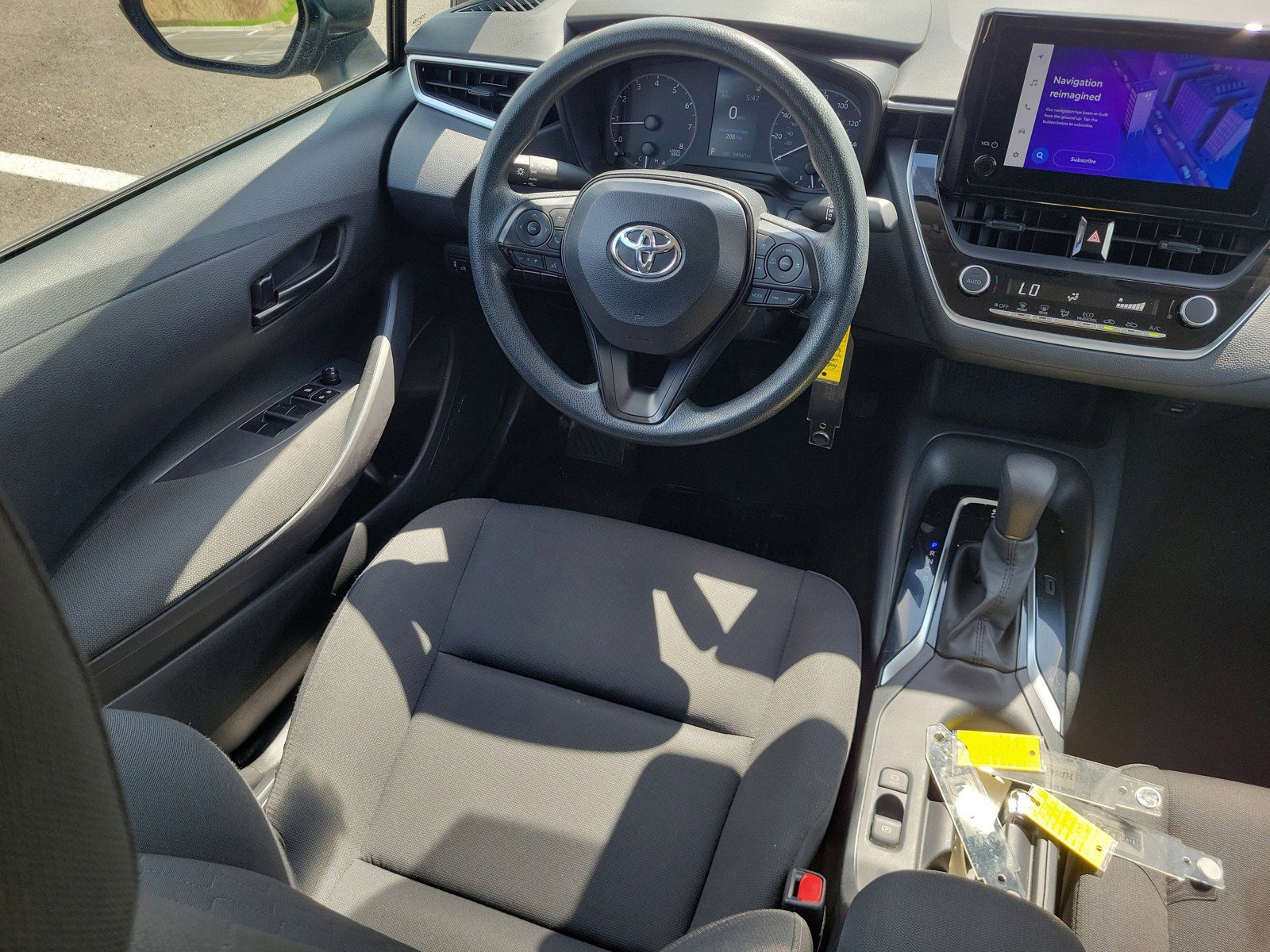 Used 2024 Toyota Corolla LE FWD image 12