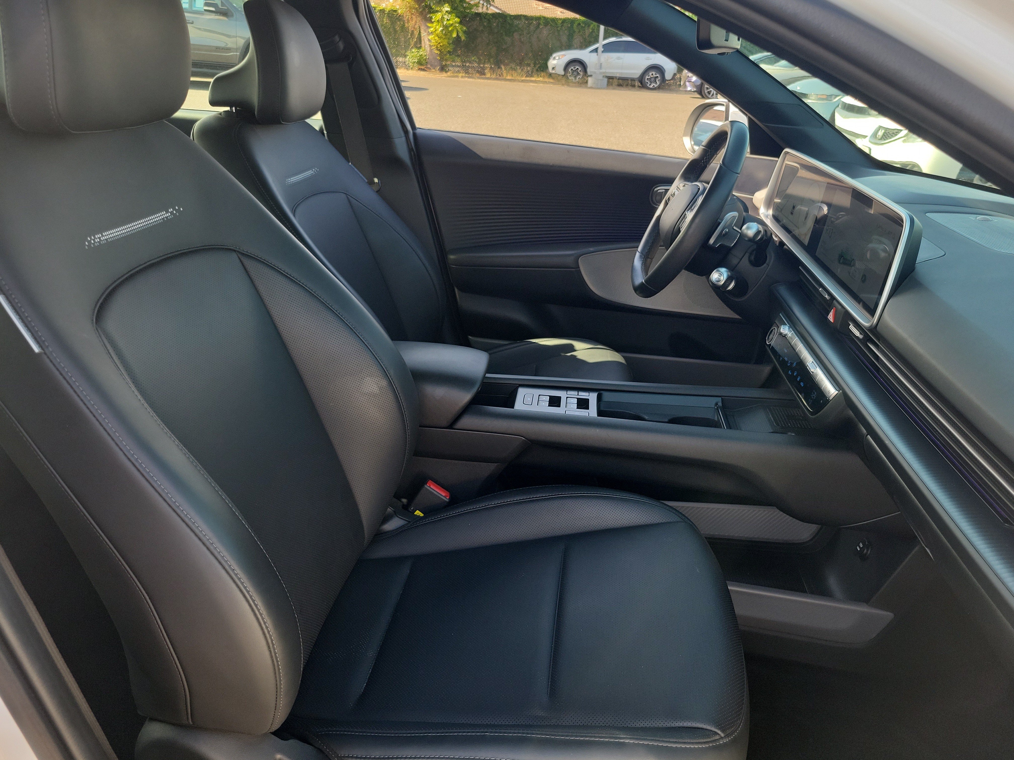 Used 2025 Hyundai Ioniq 6 SEL RWD image 22