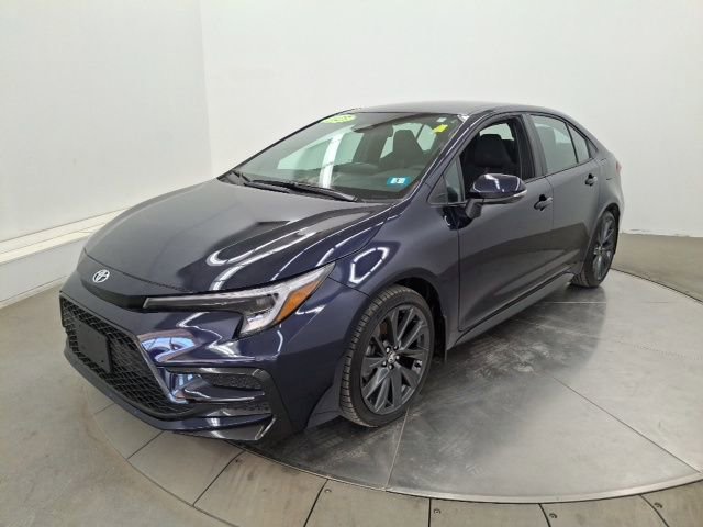 Used 2025 Toyota Corolla SE image 3