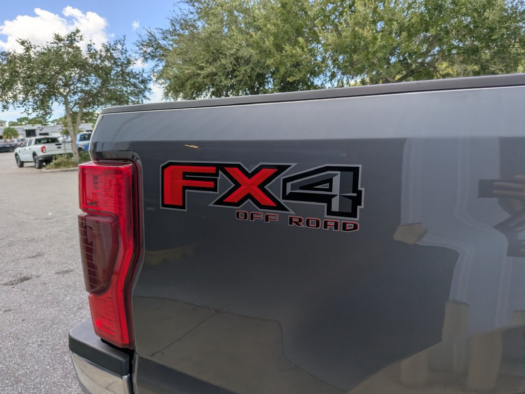 Used 2022 Ford F350 Lariat w/ Lariat Ultimate Package AWD/4WD image 11
