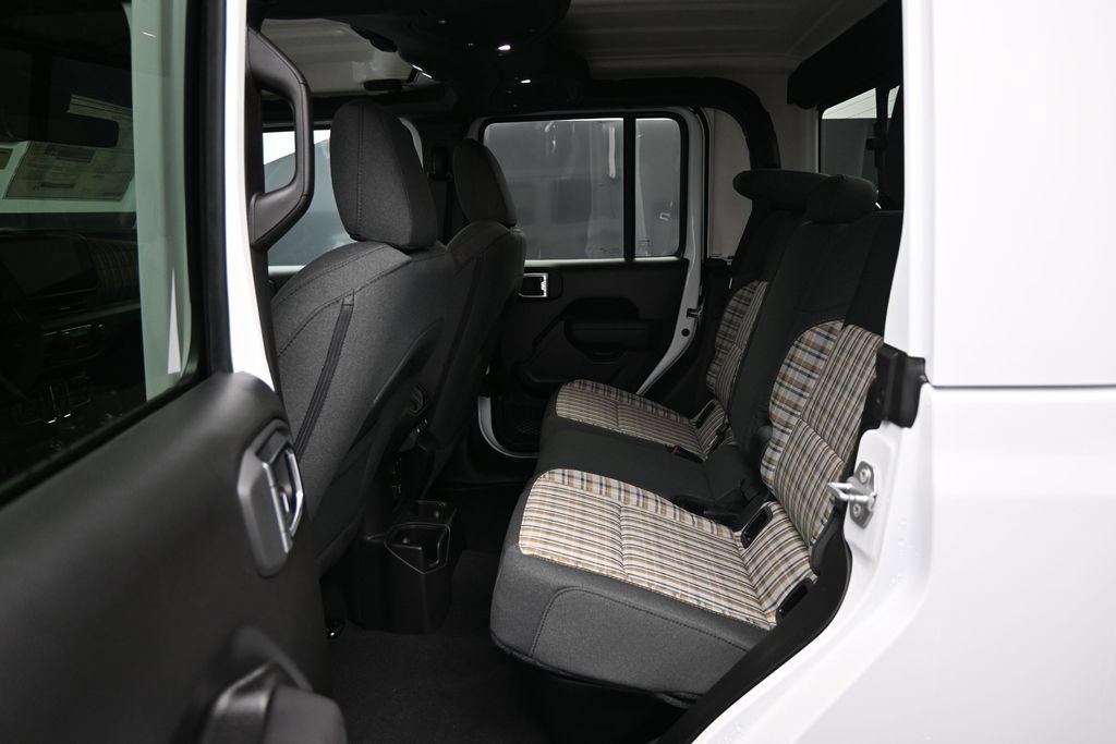 New 2026 Jeep Gladiator Sport AWD/4WD image 23