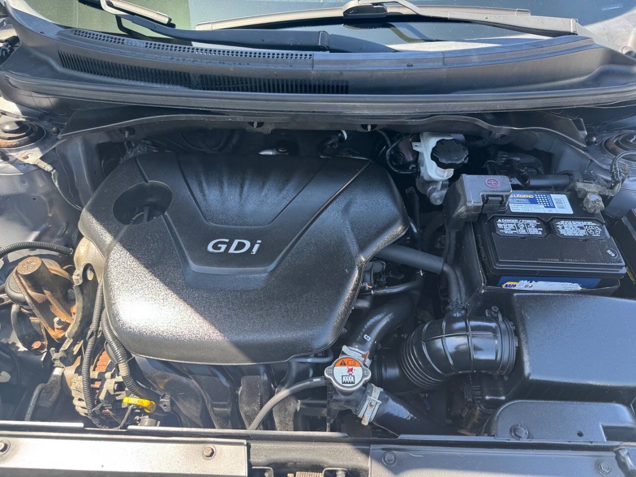 Used 2017 Hyundai Veloster FWD image 8