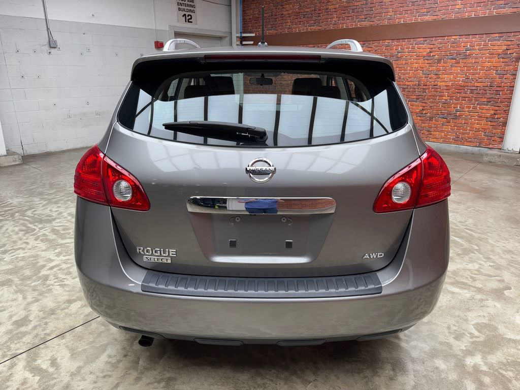 Used 2014 Nissan Rogue S w/ Convenience Package AWD/4WD image 4