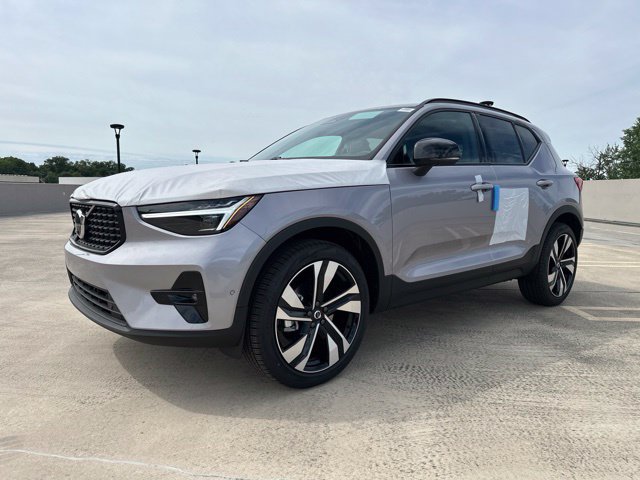 New 2026 Volvo XC40 B5 Ultra w/ Climate Package AWD/4WD image 3