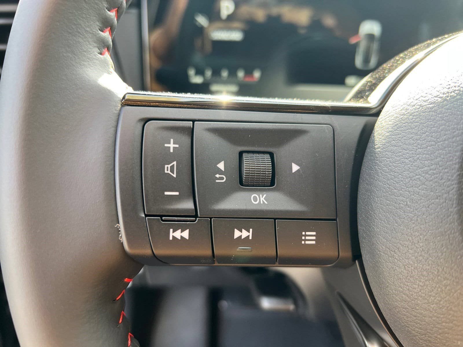 New 2026 Nissan Kicks SR w/ Cold Weather Package FWD image 28