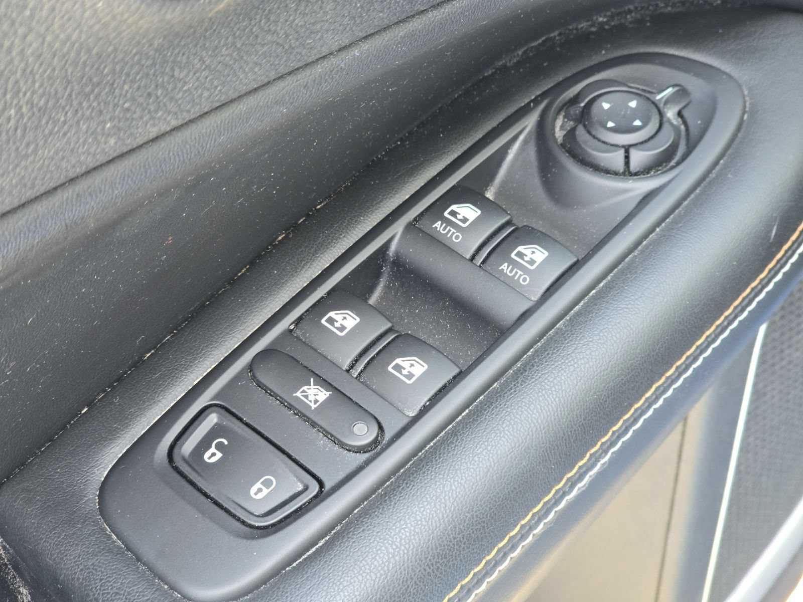 Used 2020 Jeep Compass Latitude w/ Cold Weather Group AWD/4WD image 24