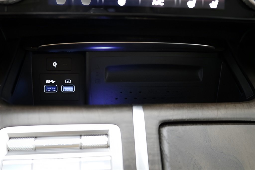 Used 2023 Genesis GV80 2.5T w/ Prestige Package image 28