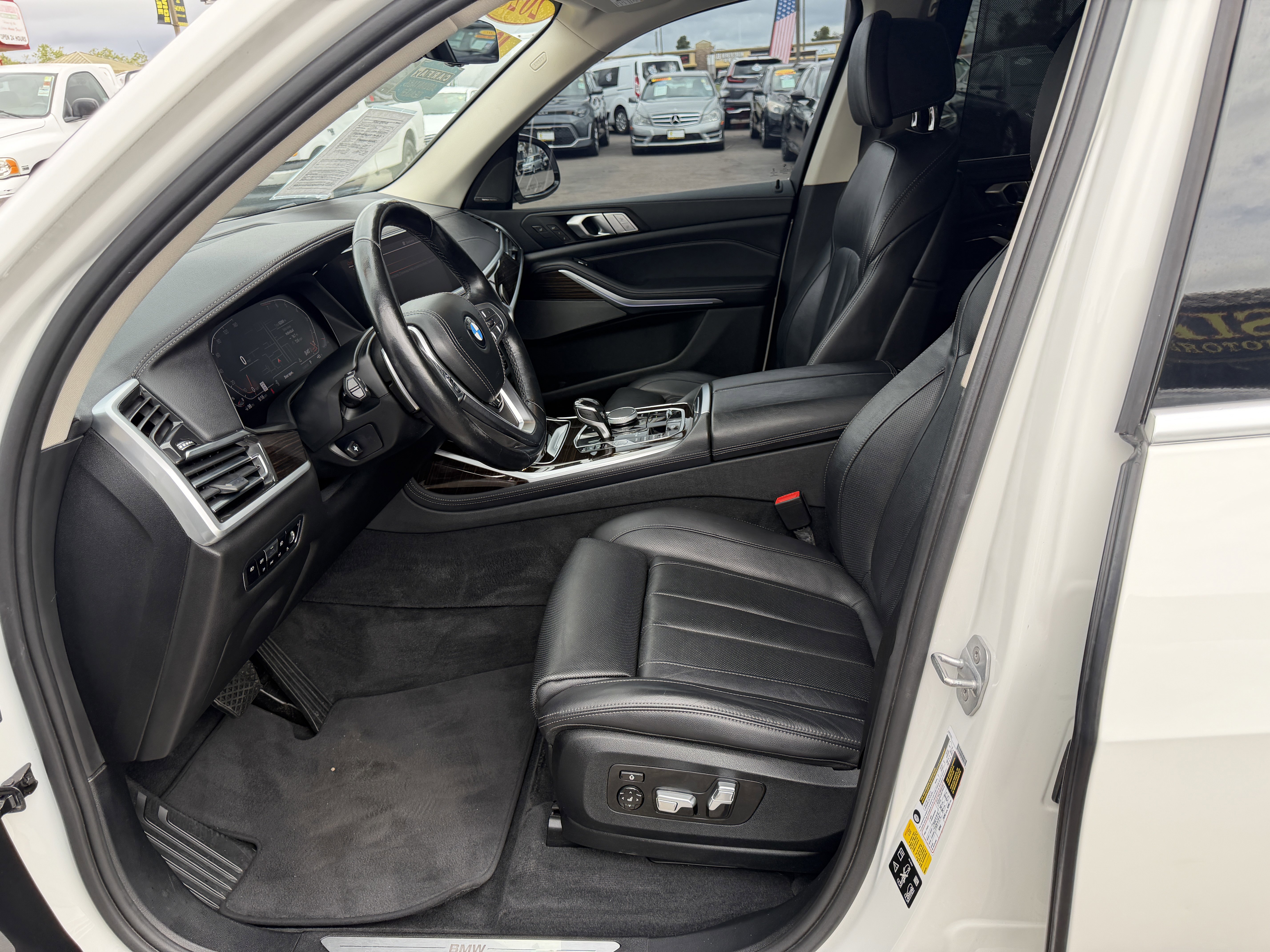 Used 2020 BMW X7 xDrive40i w/ Premium Package image 31