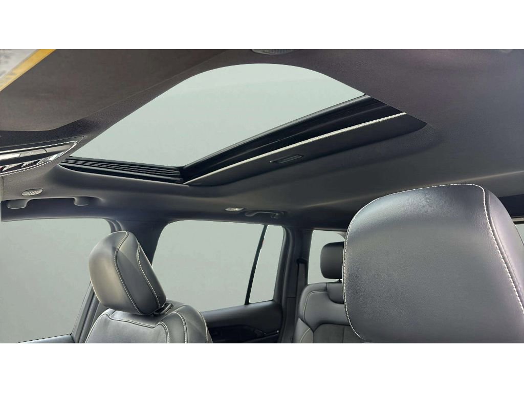 Used 2023 Jeep Grand Cherokee Altitude image 9